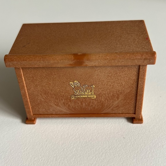 Vintage Bandai 1986 Dollhouse Furniture Set of 4 - Picture 2 of 13